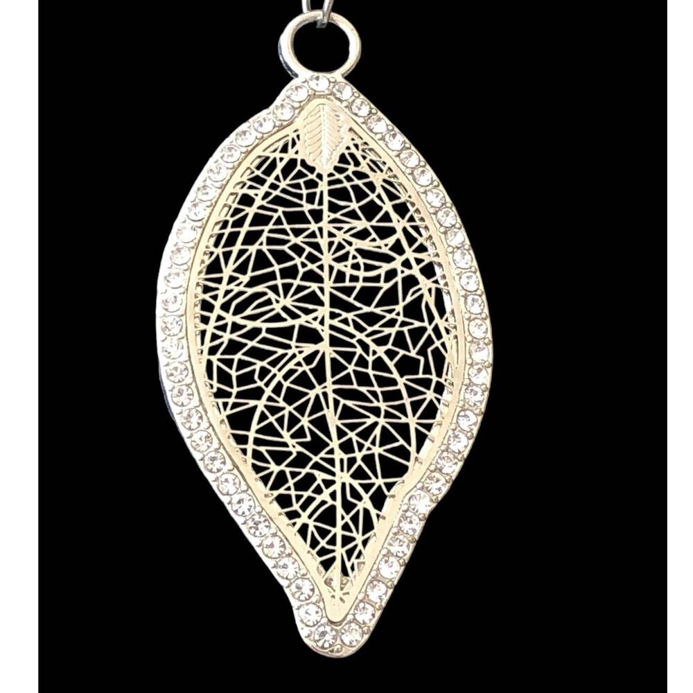 Cato Statement Necklace Leaf Pendant Rope Color Cubic Stones Silver Color - Picture 2 of 4